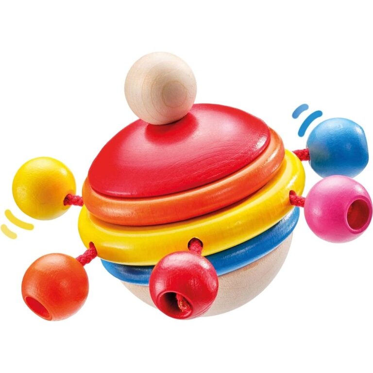 Buntes Holzspielzeug mit Kugeln und roten Seilen zur Förderung der Motorik.