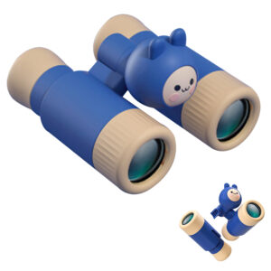 Blaues Kinderfernglas mit Cartoon-Gesicht und beige Details auf weißem Hintergrund.