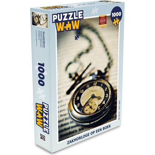 Puzzlebox mit Bild einer Taschenuhr auf einem Buch, 1000 Teile. Puzzlebox mit Bild einer Taschenuhr auf einem Buch, 1000 Teile.